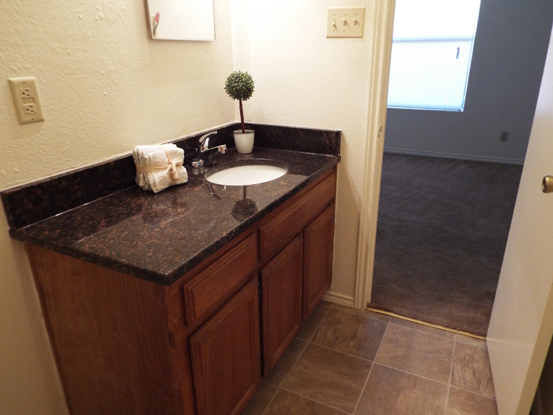 Lakeshore Village Apartments 