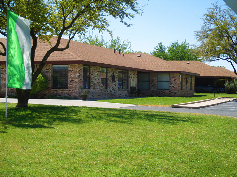 Lakeshore Village Apartments 