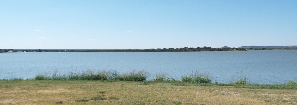 Lakeshore Village Apartments 