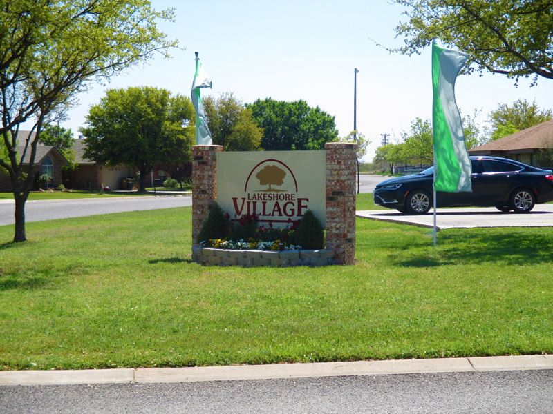 Lakeshore Village Apartments 
